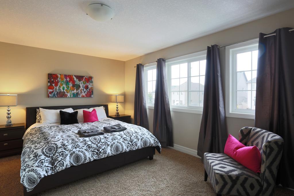 Boardwalk Homes - Executive Guest Rooms & Townhomes Kitchener Kamer foto