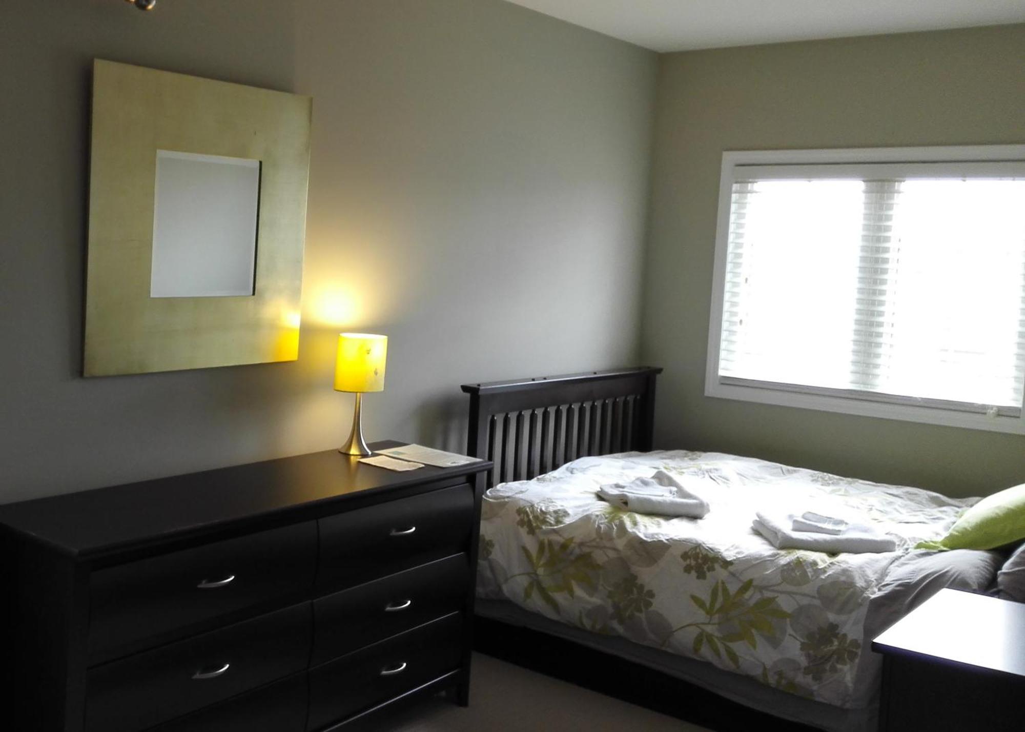 Boardwalk Homes - Executive Guest Rooms & Townhomes Kitchener Buitenkant foto