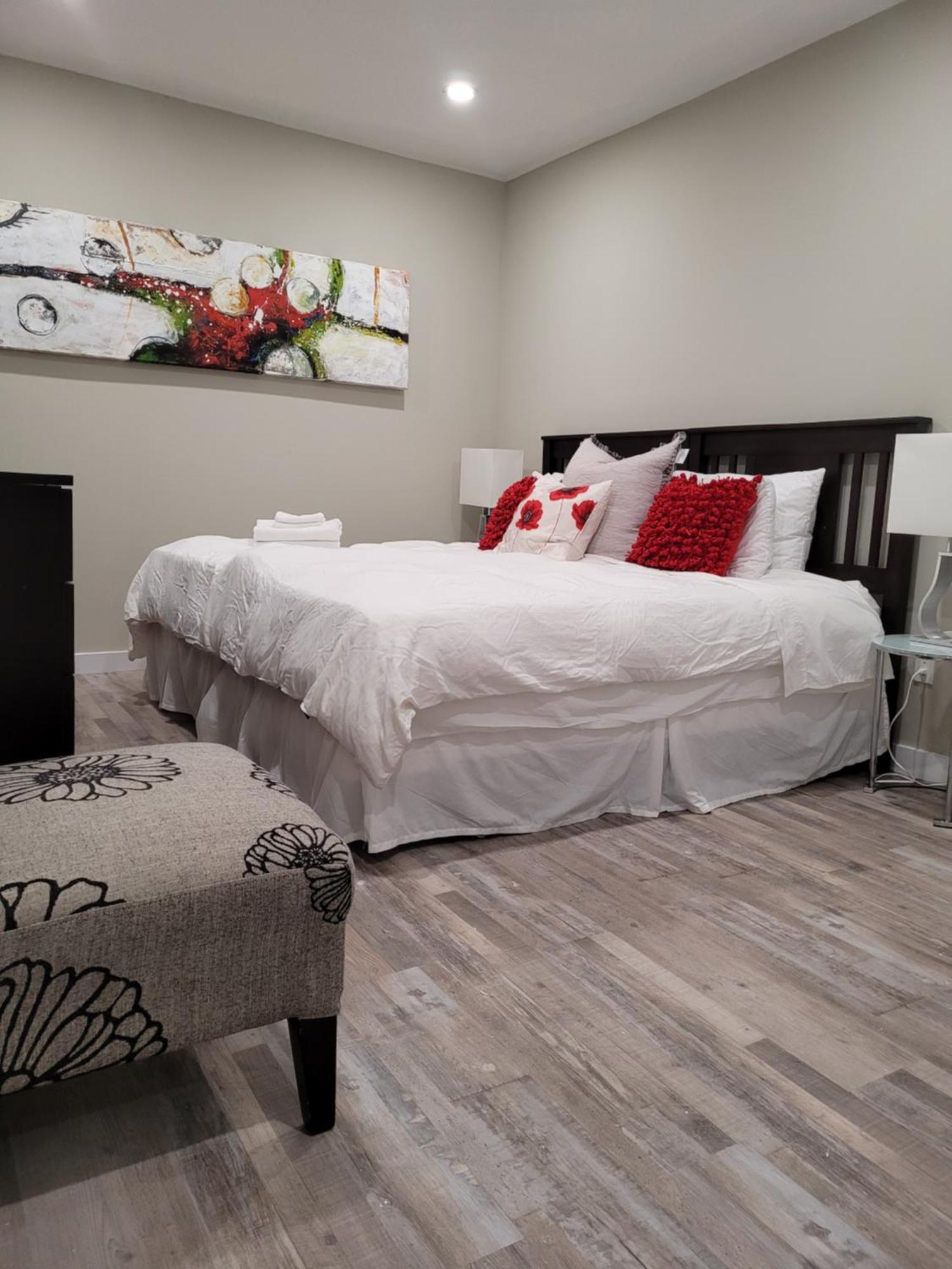 Boardwalk Homes - Executive Guest Rooms & Townhomes Kitchener Buitenkant foto