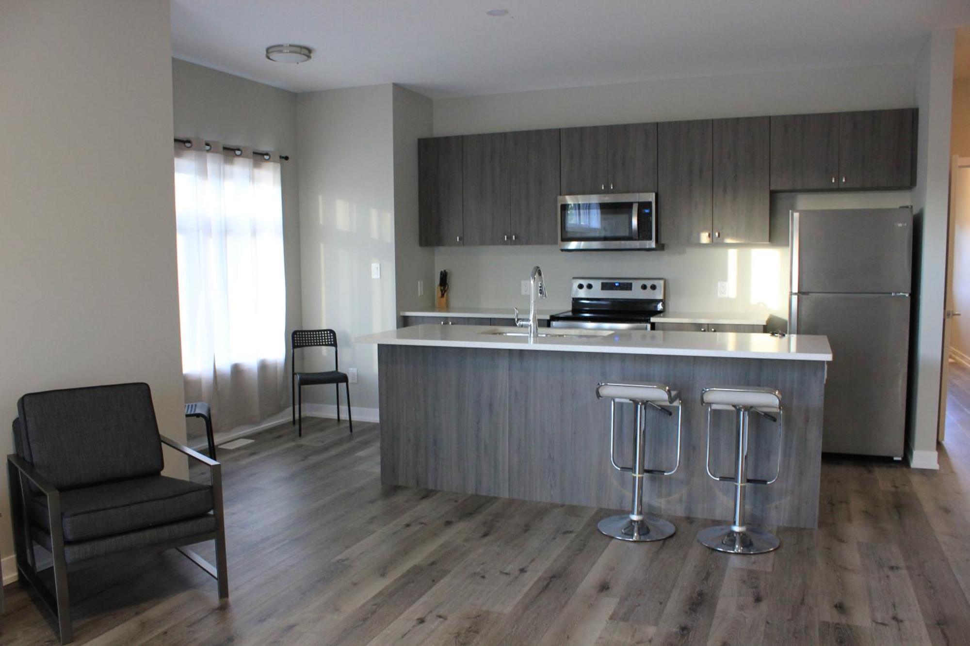 Boardwalk Homes - Executive Guest Rooms & Townhomes Kitchener Buitenkant foto