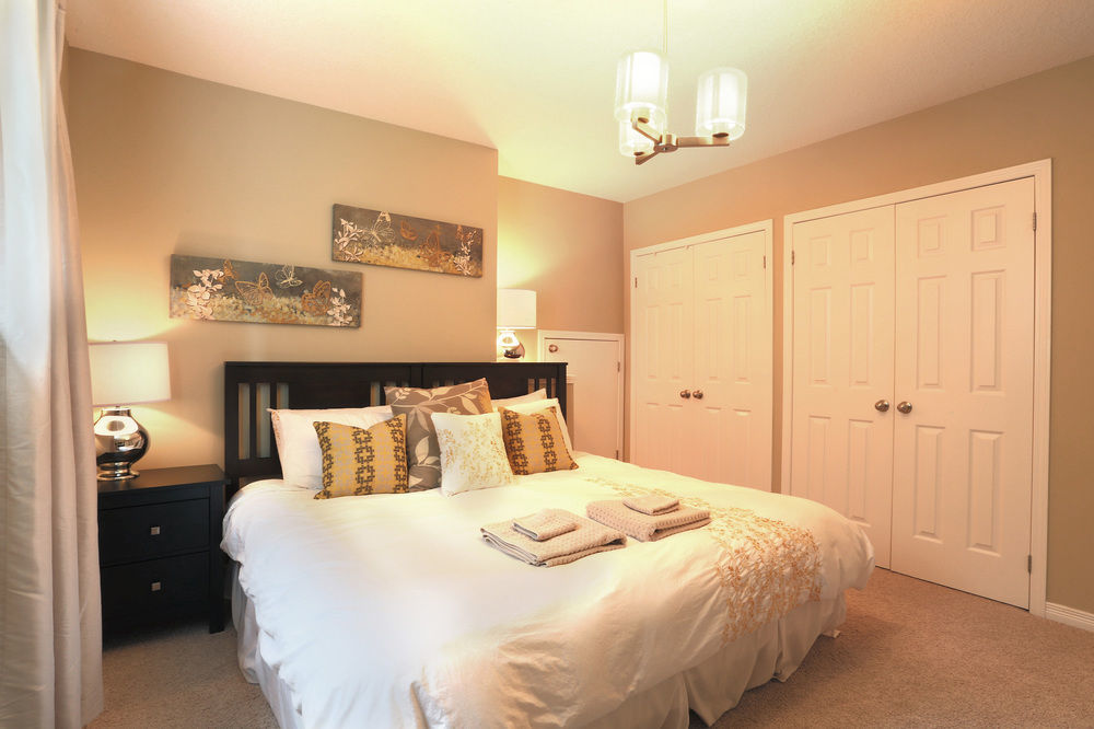 Boardwalk Homes - Executive Guest Rooms & Townhomes Kitchener Buitenkant foto